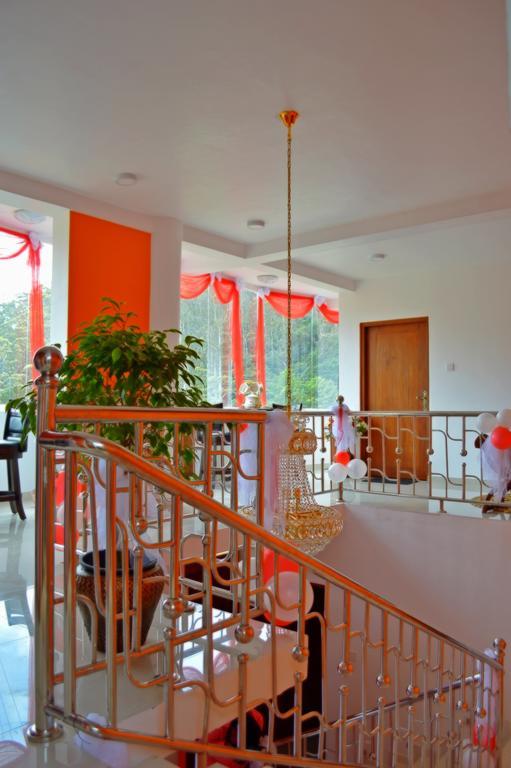 Yoho Toppass Breeze Hotel Нувара Елия Екстериор снимка