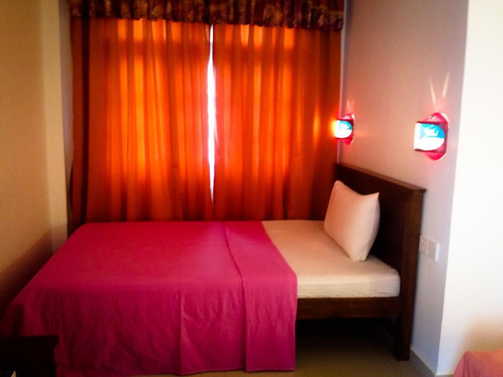 Yoho Toppass Breeze Hotel Нувара Елия Екстериор снимка