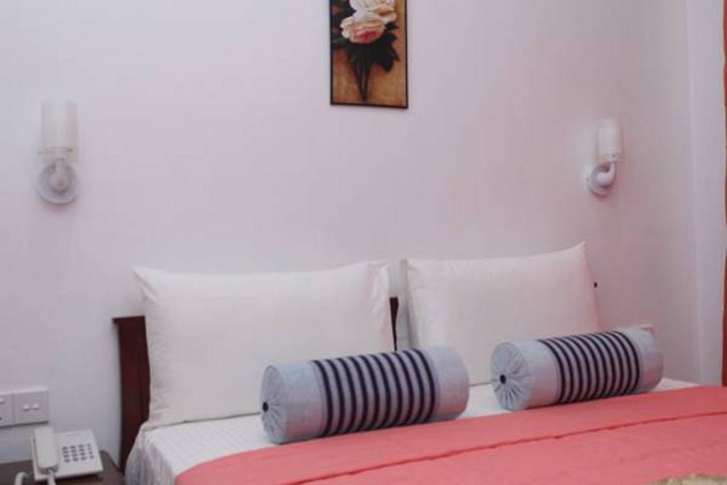 Yoho Toppass Breeze Hotel Нувара Елия Екстериор снимка